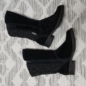 Muk luks black boots size 7